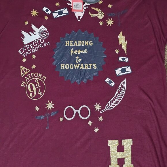 Harry Potter Heading Home to Hogwarts Nightie Night Dress Burgundy Sz Medium-NWT - Picture 2 of 8